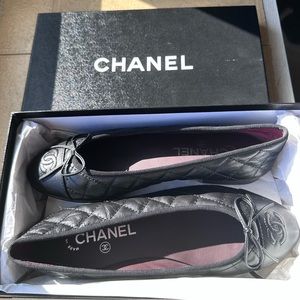 CHANEL BALLERINA FLAT-BLACK. Size: 37.5